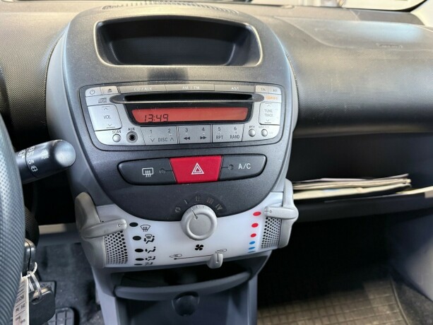 peugeot-107-bensin-2010-big-13