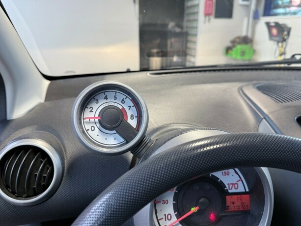 peugeot-107-bensin-2010-big-12