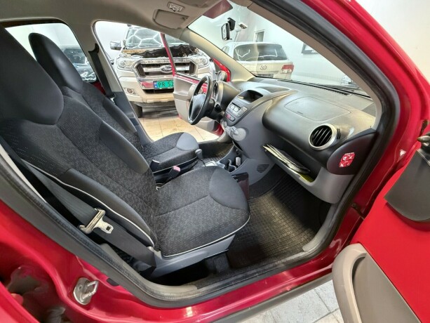 peugeot-107-bensin-2010-big-15