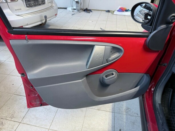 peugeot-107-bensin-2010-big-8