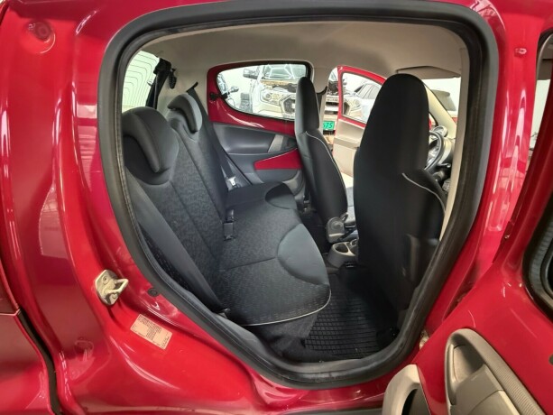 peugeot-107-bensin-2010-big-16