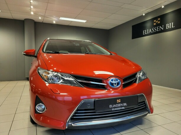 toyota-auris-elektrisitetbensin-2014-big-8