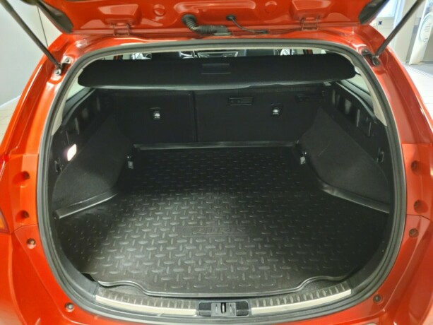 toyota-auris-elektrisitetbensin-2014-big-14