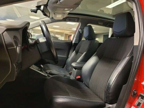 toyota-auris-elektrisitetbensin-2014-big-16