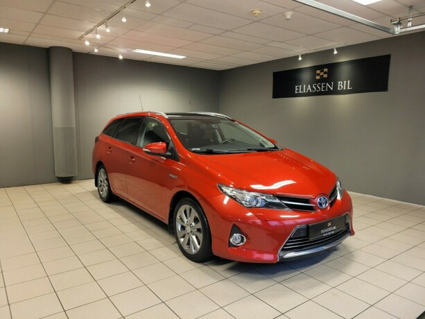 toyota-auris-elektrisitetbensin-2014-big-9