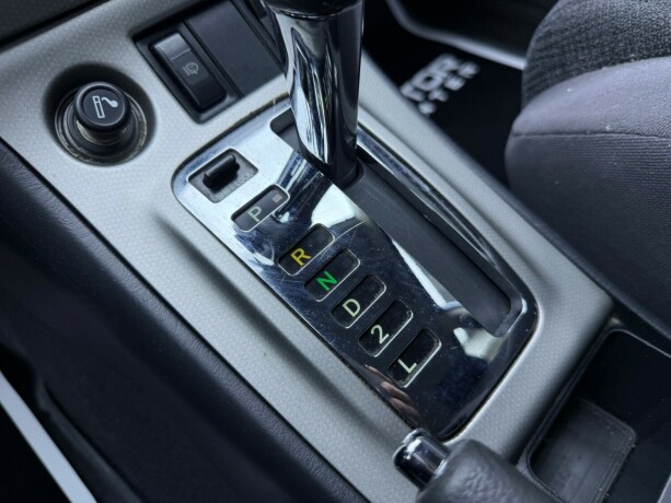 toyota-corolla-bensin-2004-big-18