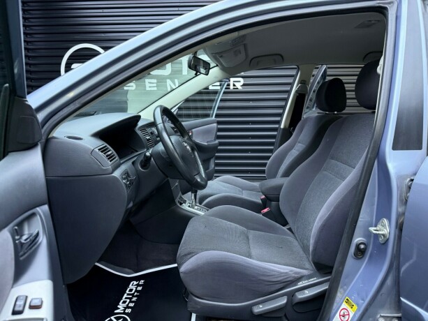 toyota-corolla-bensin-2004-big-19