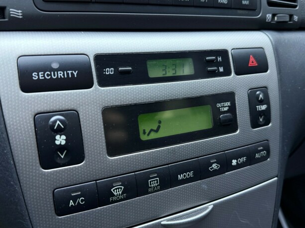 toyota-corolla-bensin-2004-big-16