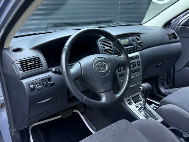 toyota-corolla-bensin-2004-big-10