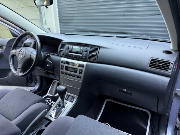 toyota-corolla-bensin-2004-big-11