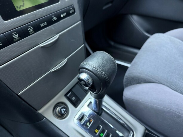 toyota-corolla-bensin-2004-big-17