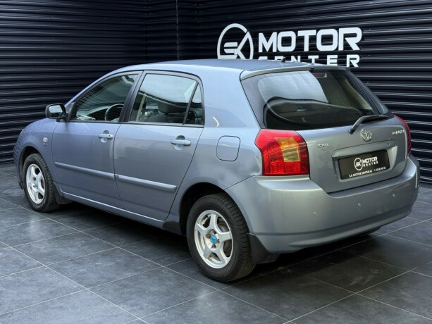 toyota-corolla-bensin-2004-big-1