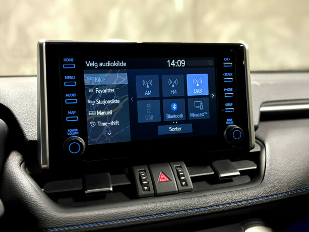 toyota-rav4-elektrisitetbensin-2019-big-10