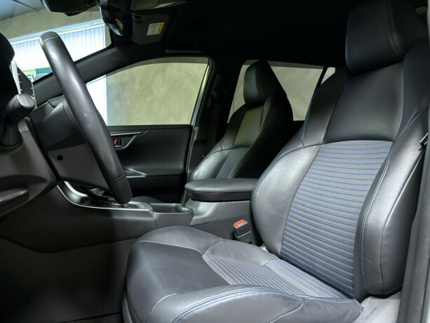 toyota-rav4-elektrisitetbensin-2019-big-2