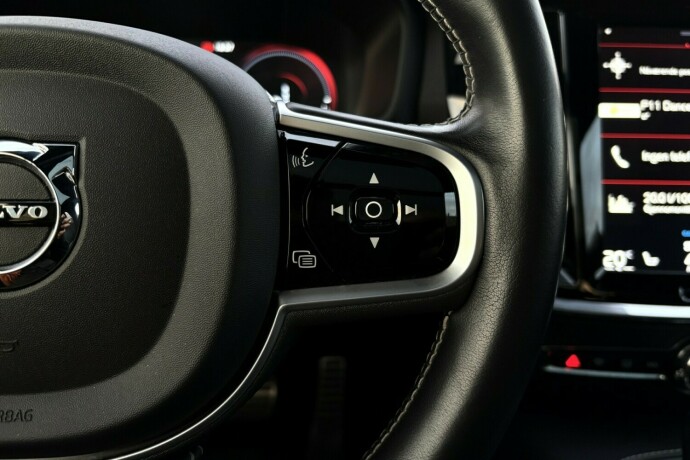 volvo-v60-plug-in-petrol-2020-big-20