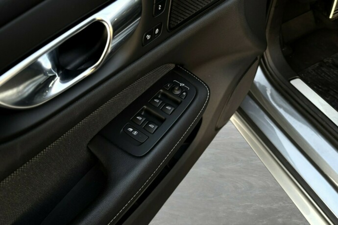 volvo-v60-plug-in-petrol-2020-big-41