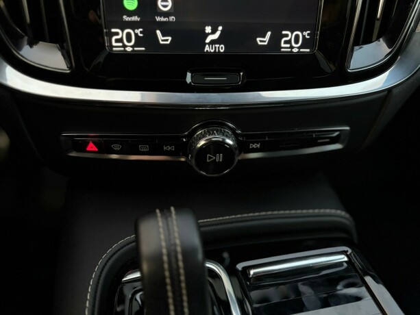 volvo-v60-plug-in-petrol-2020-big-28