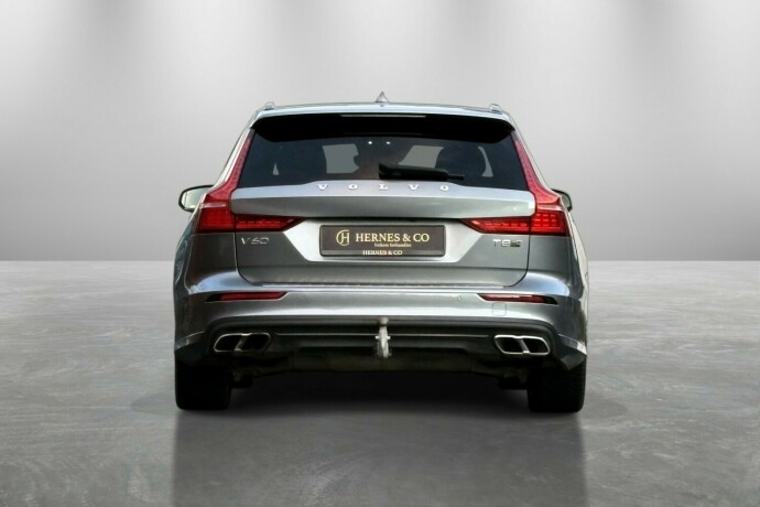 volvo-v60-plug-in-petrol-2020-big-7