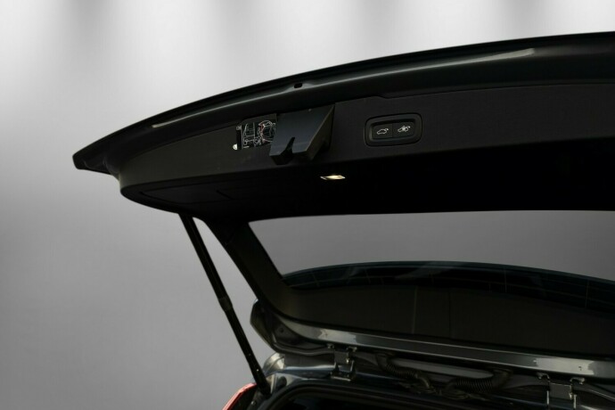 volvo-v60-plug-in-petrol-2020-big-11