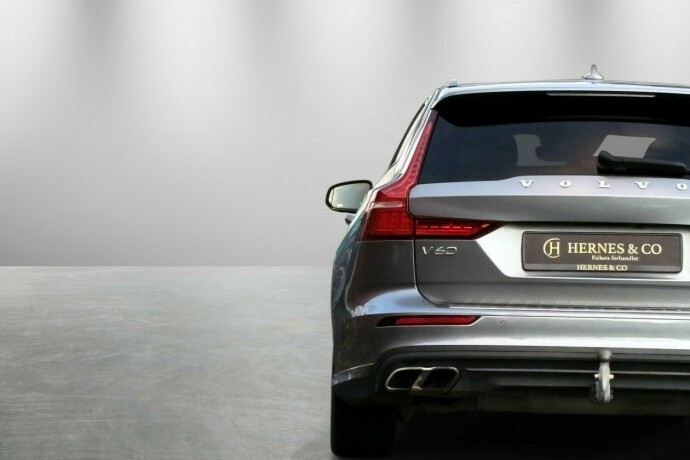 volvo-v60-plug-in-petrol-2020-big-8