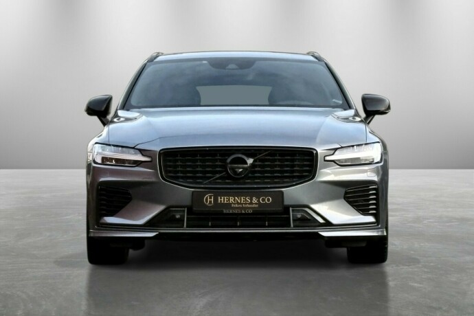 volvo-v60-plug-in-petrol-2020-big-3