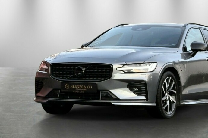 volvo-v60-plug-in-petrol-2020-big-2