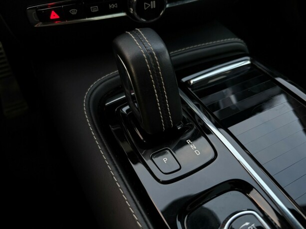 volvo-v60-plug-in-petrol-2020-big-27