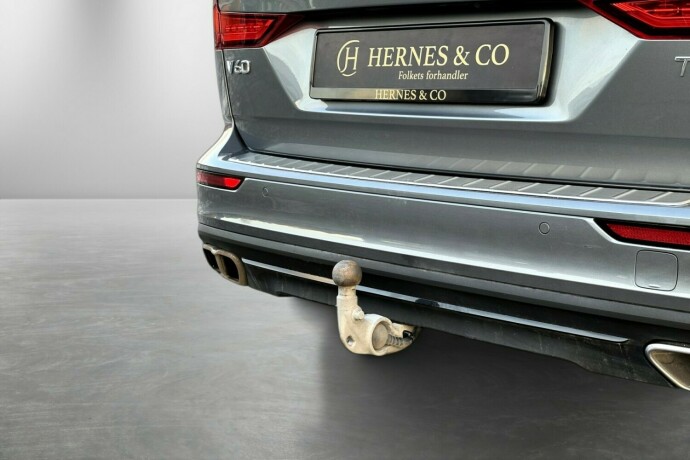 volvo-v60-plug-in-petrol-2020-big-9