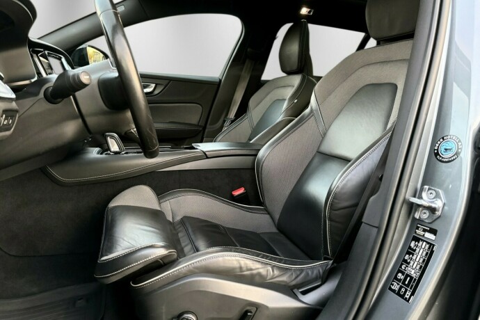 volvo-v60-plug-in-petrol-2020-big-12