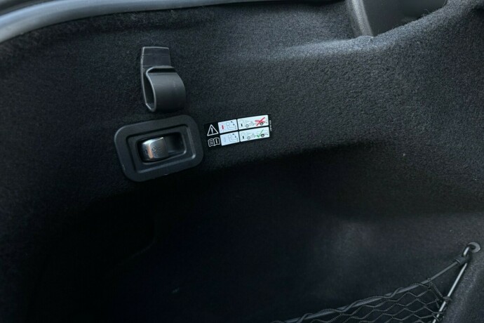 mercedes-benz-c-klasse-bensin-2014-big-35