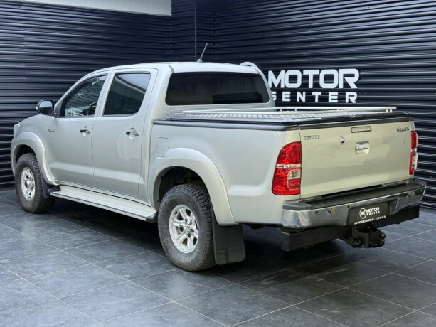 toyota-hilux-diesel-2012-big-1
