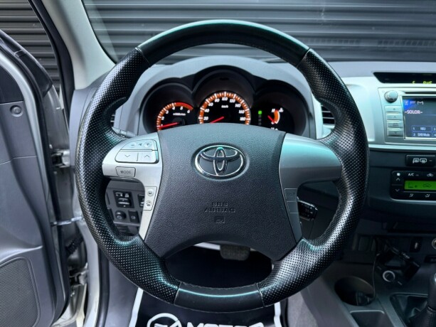 toyota-hilux-diesel-2012-big-13