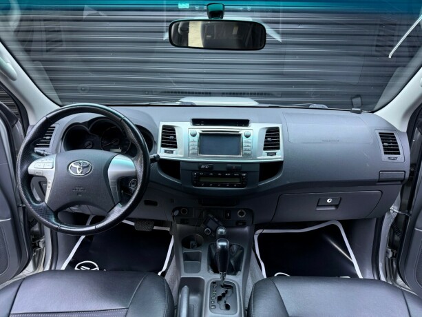 toyota-hilux-diesel-2012-big-9