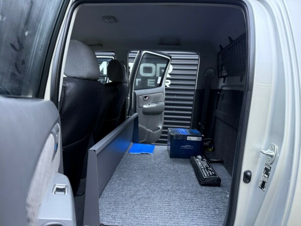 toyota-hilux-diesel-2012-big-28