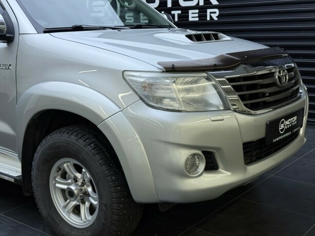 toyota-hilux-diesel-2012-big-2