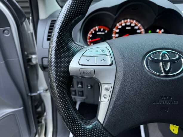 toyota-hilux-diesel-2012-big-14