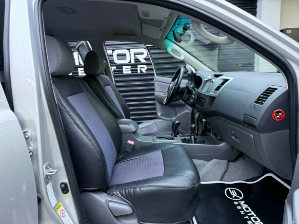 toyota-hilux-diesel-2012-big-27