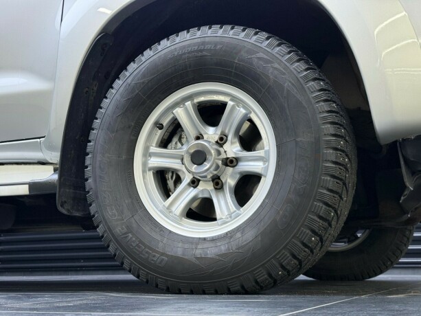 toyota-hilux-diesel-2012-big-8