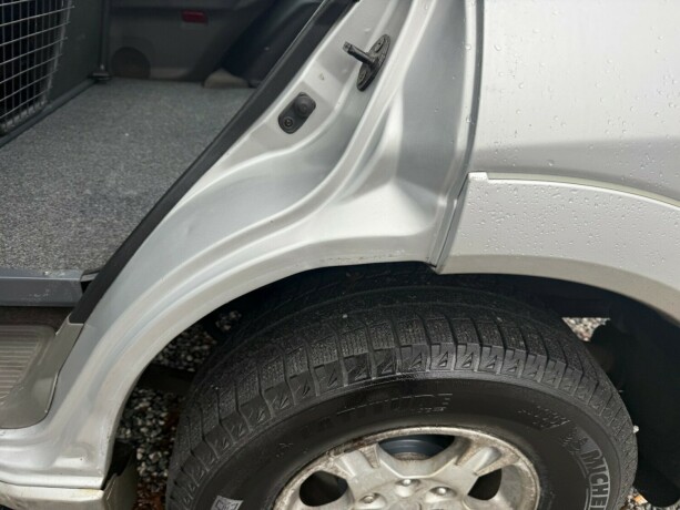 mitsubishi-pajero-bensin-2001-big-18