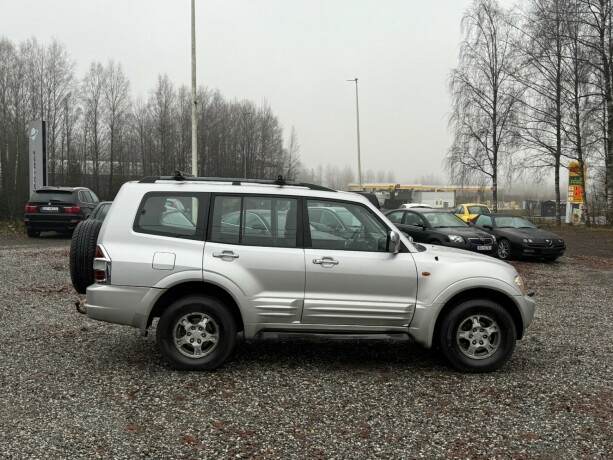 mitsubishi-pajero-bensin-2001-big-6