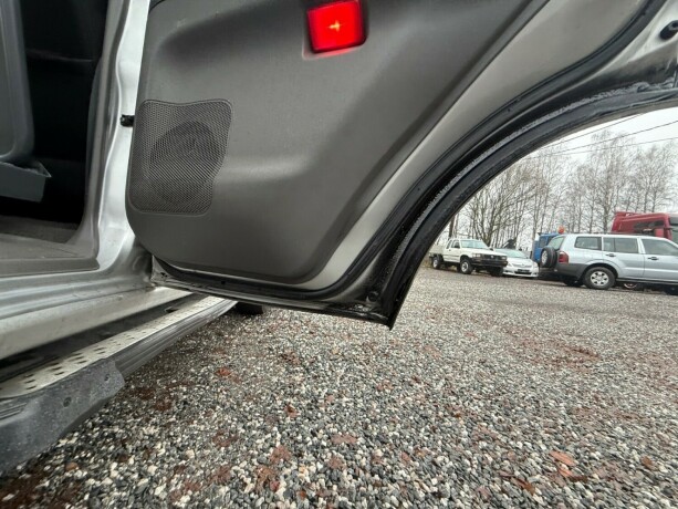 mitsubishi-pajero-bensin-2001-big-35