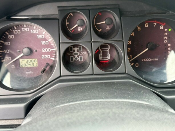 mitsubishi-pajero-bensin-2001-big-14