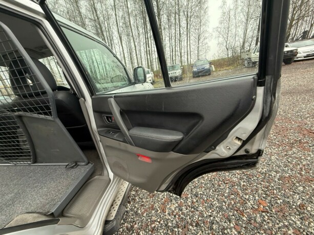 mitsubishi-pajero-bensin-2001-big-32