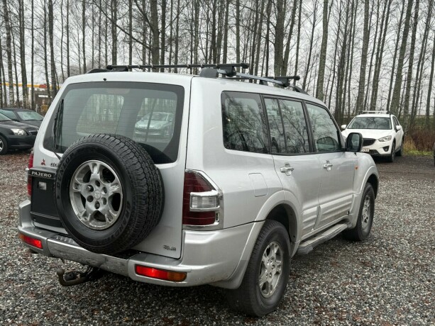 mitsubishi-pajero-bensin-2001-big-7