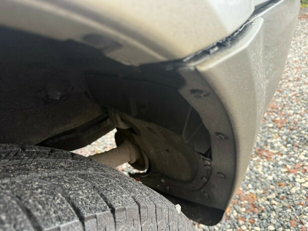 mitsubishi-pajero-bensin-2001-big-23