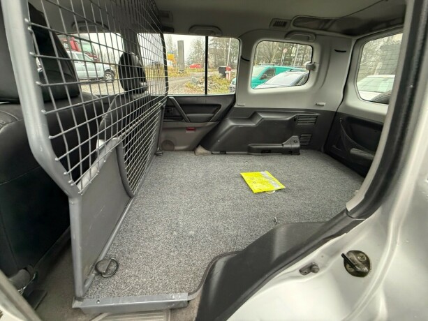 mitsubishi-pajero-bensin-2001-big-22