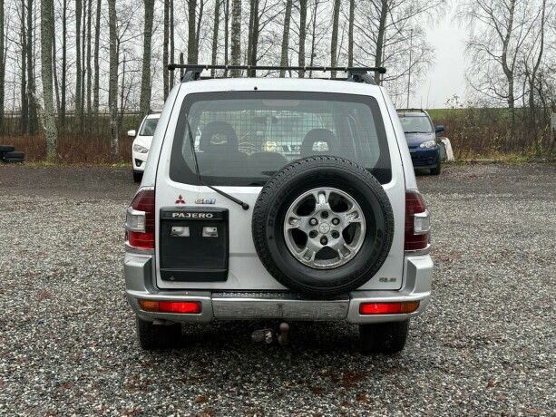 mitsubishi-pajero-bensin-2001-big-8