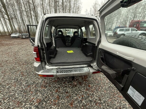 mitsubishi-pajero-bensin-2001-big-25