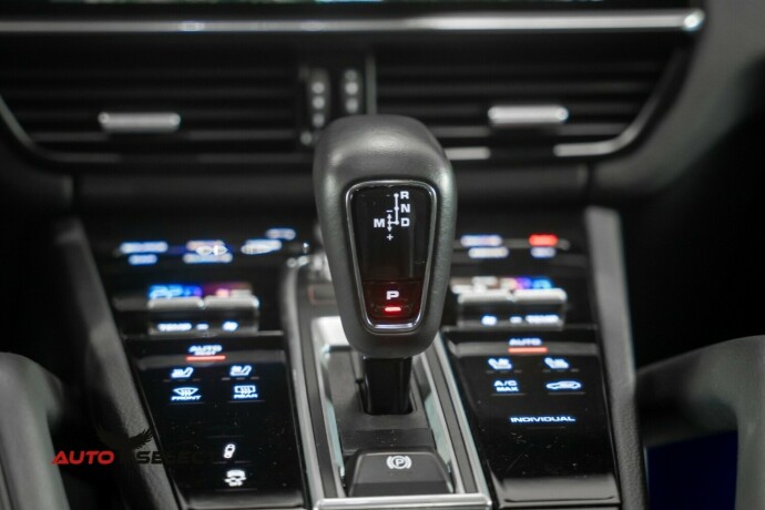 porsche-cayenne-coupe-elektrisitetbensin-2023-big-47