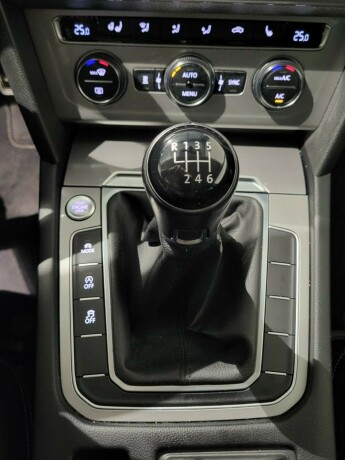 volkswagen-passat-alltrack-diesel-2016-big-25